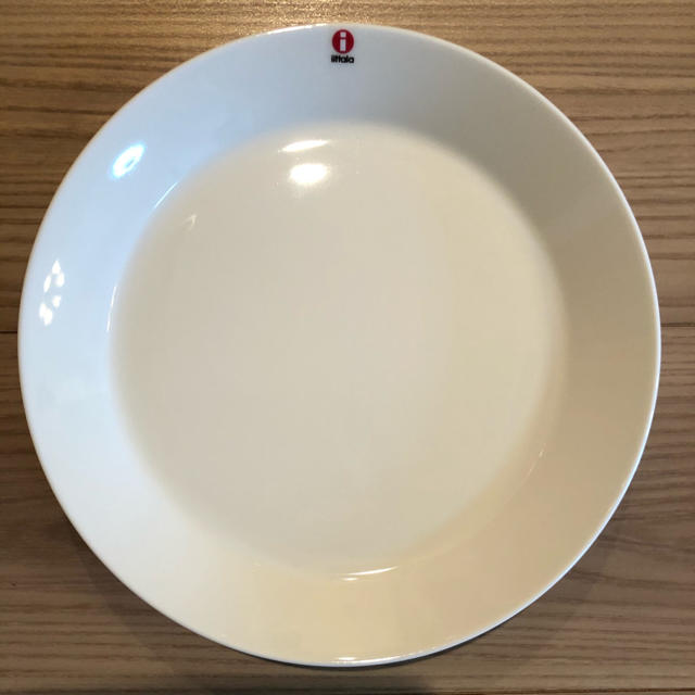 iittala(イッタラ)のイッタラ ティーマ23cm ホワイト インテリア/住まい/日用品のキッチン/食器(食器)の商品写真