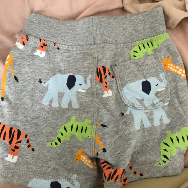 babyGAP(ベビーギャップ)のgap 半ズボン　ハーフパンツ キッズ/ベビー/マタニティのベビー服(~85cm)(パンツ)の商品写真