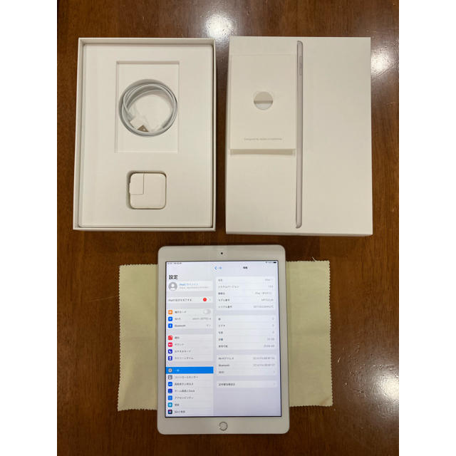 iPad(アイパッド)のiPad 第5世代2017 wifi シルバー32GB  スマホ/家電/カメラのPC/タブレット(タブレット)の商品写真