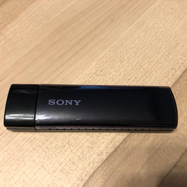 SONY(ソニー)のSONY ブラビア用USB無線LANアダプター「UWA-BR100」 スマホ/家電/カメラのテレビ/映像機器(テレビ)の商品写真