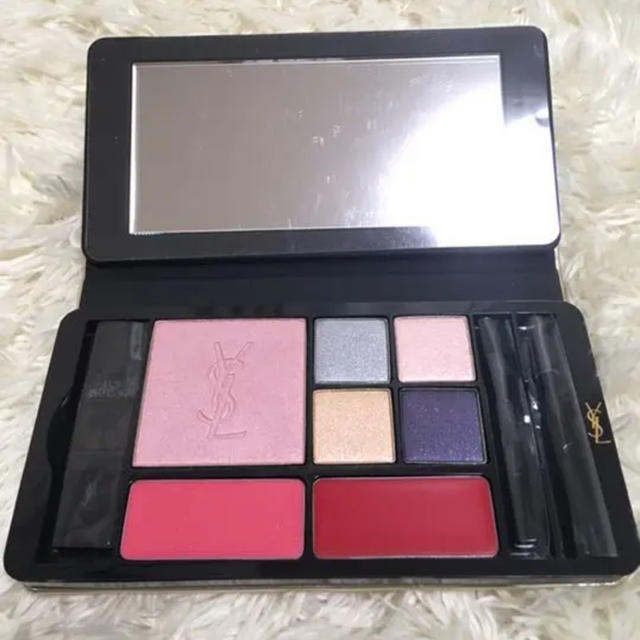 Yves Saint Laurent Beaute(イヴサンローランボーテ)の【新品未使用】イヴ・サンローラン パレット ダズルライト コスメ/美容のキット/セット(コフレ/メイクアップセット)の商品写真