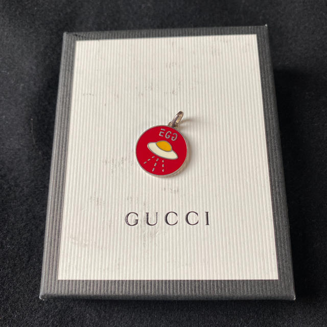 Gucci(グッチ)の【新品未使用】グッチ ネックレス トップ ゴースト UFO レディースのアクセサリー(ネックレス)の商品写真