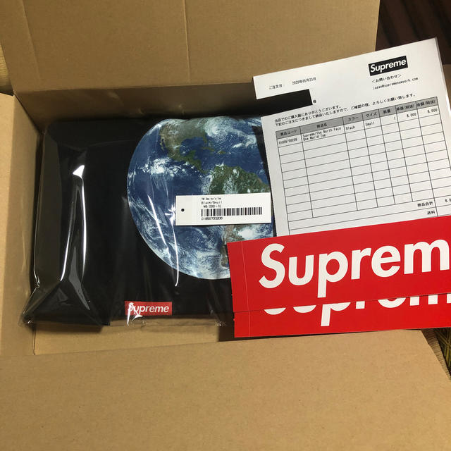 supreme/North Face one world tee