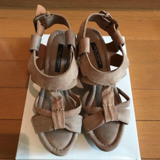 ザラ(ZARA)のZARA スウェード ウエッジ サンダル(サンダル)