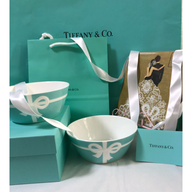 Tiffany & Co.(ティファニー)のshow様専用 ティファニーマグカップとボウルのセット(贈り物用) インテリア/住まい/日用品のキッチン/食器(食器)の商品写真