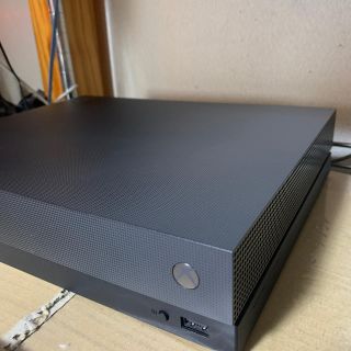 エックスボックス(Xbox)のXBOXONEX本体のみ　1TB(家庭用ゲーム機本体)