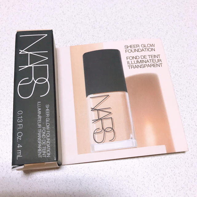 NARS シアーグローファンデーション サンプル 4ml 非売品 6043 | フリマアプリ ラクマ