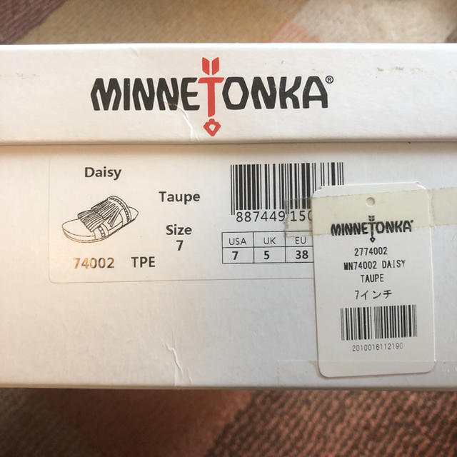 低価得価 Minnetonka フリンジサンダルの通販 by Mikya's shop｜ミネトンカならラクマ - ミネトンカ 格安在庫