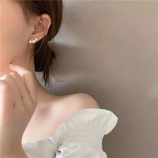 DEUXIEME CLASSE(ドゥーズィエムクラス)のtriple pearl stud pierce レディースのアクセサリー(ピアス)の商品写真