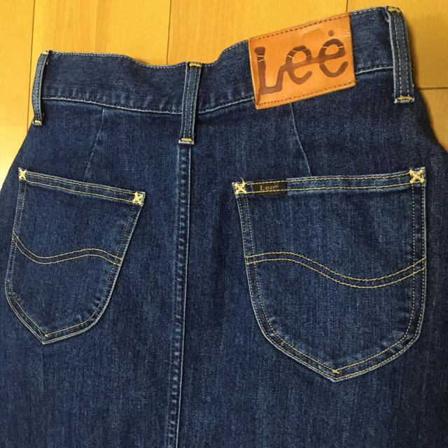 Lee(リー)のLee デニムタックスカート レディースのスカート(ひざ丈スカート)の商品写真