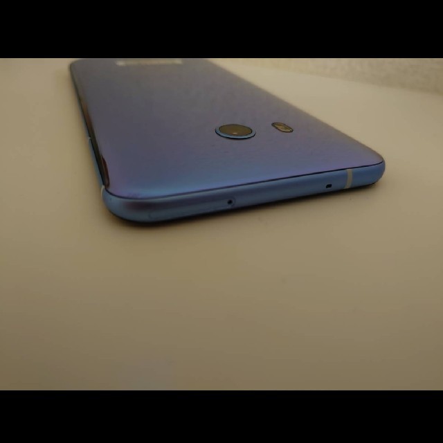 htc U11 601HT 美品 SIMロック解除済み スマホ/家電/カメラのスマートフォン/携帯電話(スマートフォン本体)の商品写真