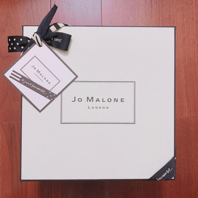 Jo Malone(ジョーマローン)の新品未使用⭐︎ジョーマローン　キャンドル&ボディソープセット コスメ/美容のリラクゼーション(キャンドル)の商品写真