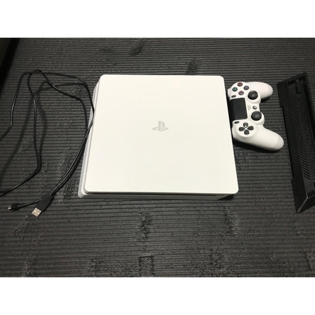 PS4 ホワイト500GB CUH-2200AB02 ソフト2本付き