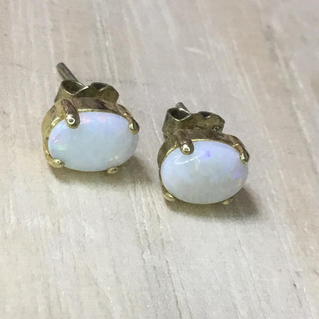 アクセサリーオパールピアス