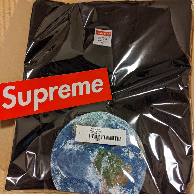 XL Supreme/The North Face One World Tee