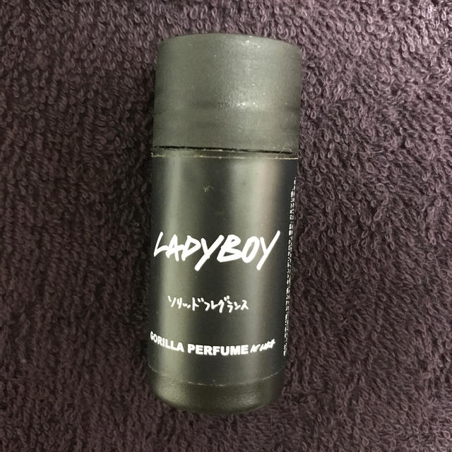 LUSH(ラッシュ)のLADYBOY ソリッドフレグランス　未使用 コスメ/美容の香水(ユニセックス)の商品写真