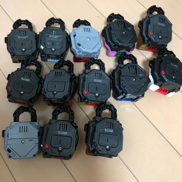 BANDAI(バンダイ)の仮面ライダー　鎧武　ロックシード エンタメ/ホビーのフィギュア(特撮)の商品写真