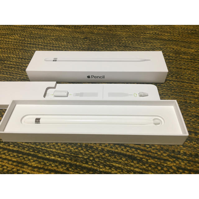Apple(アップル)のApple pencil 第一世代　充電スタンド付き スマホ/家電/カメラのPC/タブレット(PC周辺機器)の商品写真