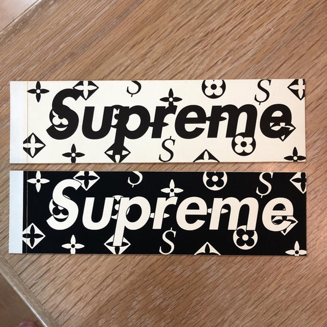 ファッション小物シュプリーム SUPREME ステッカー モノグラム 白 黒