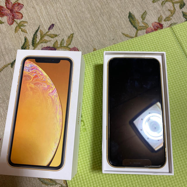 iPhone XR64GB イエロー スマホ/家電/カメラのスマートフォン/携帯電話(スマートフォン本体)の商品写真