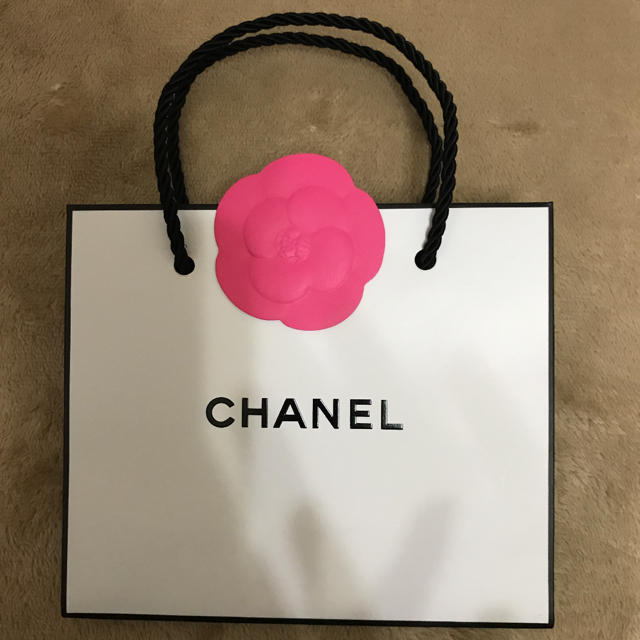 CHANEL(シャネル)の♡CHANEL♡ ブティック&コスメ カメリア付き ショッパー レディースのバッグ(ショップ袋)の商品写真