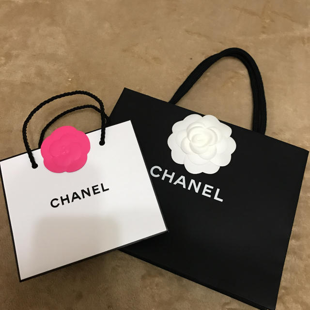 CHANEL(シャネル)の♡CHANEL♡ ブティック&コスメ カメリア付き ショッパー レディースのバッグ(ショップ袋)の商品写真