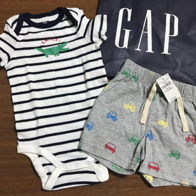 babyGAP(ベビーギャップ)のギャップ70☺︎くまさんロンパース、ショートパンツ  プチバトー、ラルフ好きに キッズ/ベビー/マタニティのベビー服(~85cm)(ロンパース)の商品写真