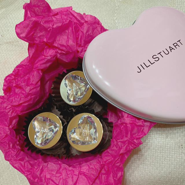 JILLSTUART(ジルスチュアート)の【新品未使用】JILLSTUART ハートグロストリオ コスメ/美容のベースメイク/化粧品(リップグロス)の商品写真