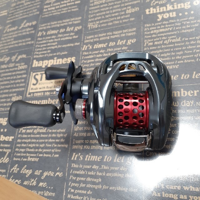 DAIWA(ダイワ)のダイワ　タトゥーラ　SV　TW7.3L　スプール付き スポーツ/アウトドアのフィッシング(リール)の商品写真