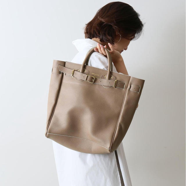 レディース【新品】FRAMeWORK♡YOUNG&OLSEN別注　ベルト付きトートM