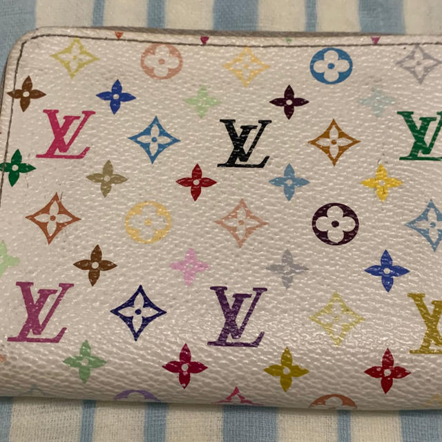 LOUIS VUITTON(ルイヴィトン)のルイヴィトン マルチカラー 小銭入れ レディースのファッション小物(コインケース)の商品写真