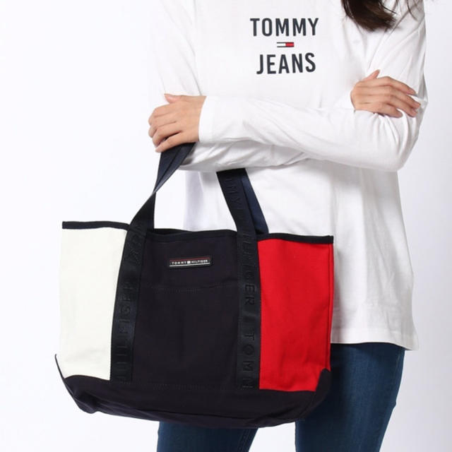 TOMMY HILFIGER(トミーヒルフィガー)の新品 トミーヒルフィガー トートバッグ ロゴマーク 大きめ レディースのバッグ(トートバッグ)の商品写真