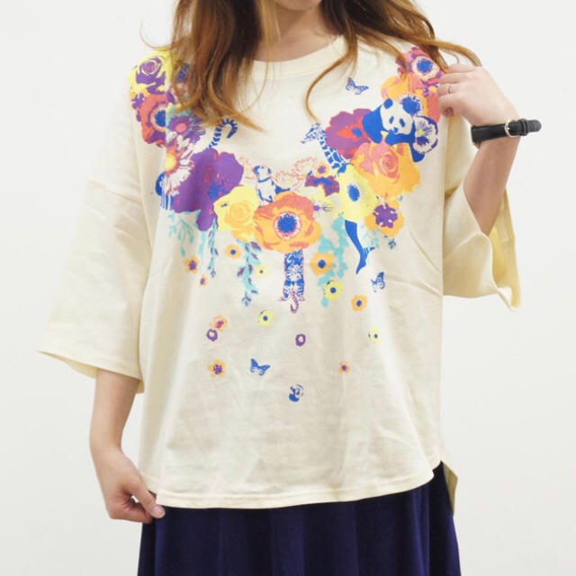 ScoLar(スカラー)の【新品】ScoLar アニマル花柄Tシャツブルー レディースのトップス(Tシャツ(半袖/袖なし))の商品写真