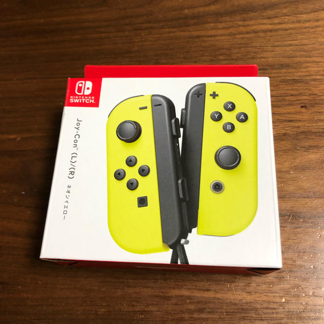 Nintendo Switch(ニンテンドースイッチ)のJoy-Con (L) / (R) ネオンイエロー ジョイコン 新品未使用 エンタメ/ホビーのゲームソフト/ゲーム機本体(その他)の商品写真