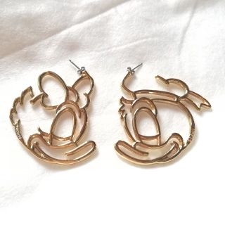 ディズニー(Disney)の【ワンコイン以下】ドナルド＆デイジー　ピアス(ピアス)