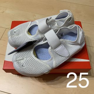 NIKE - NIKE ナイキ エアリフト ホワイト 25の通販｜ラクマ