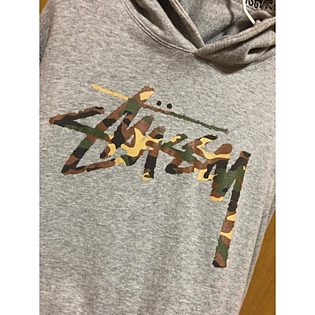 【STUSSY】ロゴパーカー