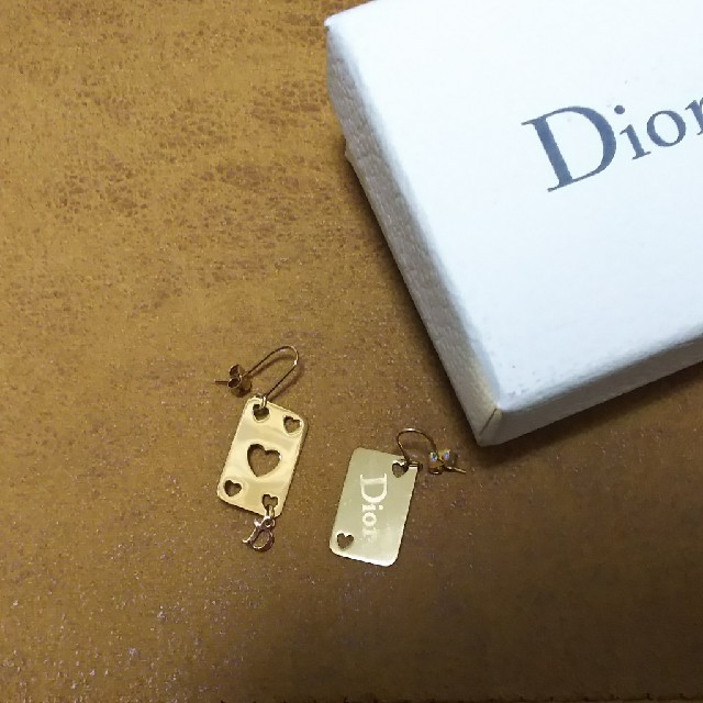 Christian Dior(クリスチャンディオール)の正規品 Christian Dior ディオール ロゴ ハート ピアス トランプ レディースのアクセサリー(ネックレス)の商品写真