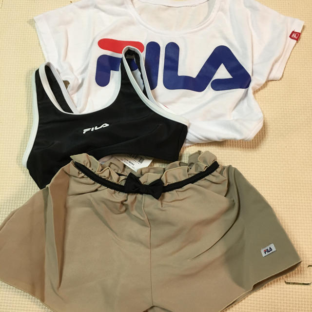 FILA(フィラ)の未使用☆FILA 水着 110 3点セット セパレート スイムウェア キッズ/ベビー/マタニティのキッズ服女の子用(90cm~)(水着)の商品写真