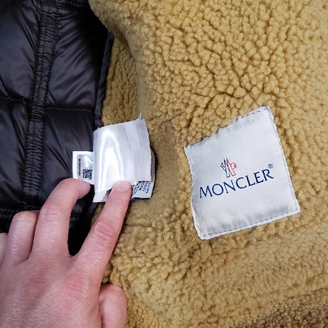 MONCLER(モンクレール)のMONCLER　ダウン メンズのジャケット/アウター(ダウンジャケット)の商品写真