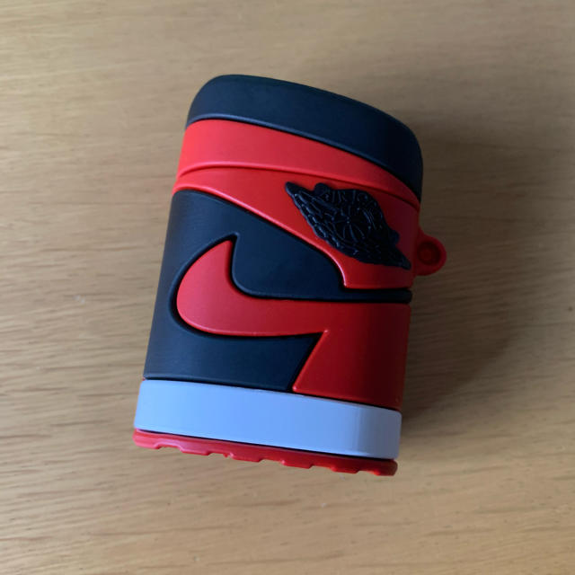 NIKE(ナイキ)のNIKE AIR JORDAN AirPodsケース スマホ/家電/カメラのスマホアクセサリー(ストラップ/イヤホンジャック)の商品写真