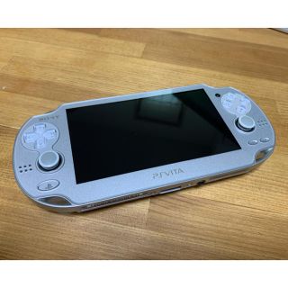 プレイステーションヴィータ(PlayStation Vita)のPSVita PCH-1000 Wi-Fiモデル　限定色 アイスシルバー(携帯用ゲーム機本体)