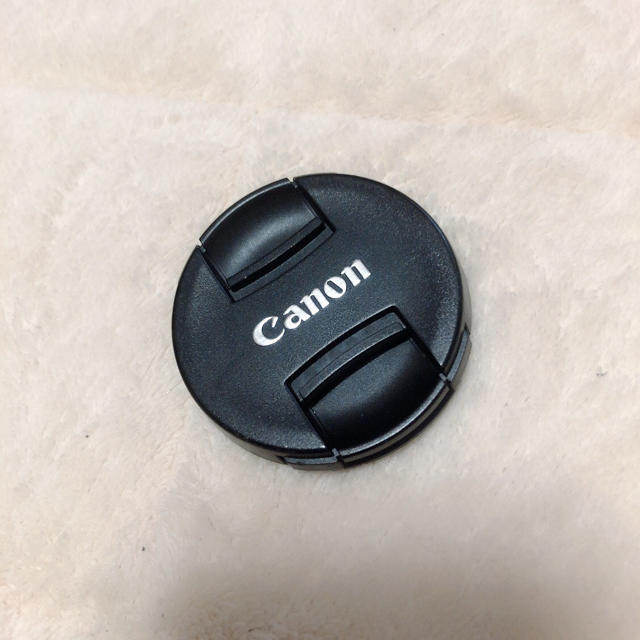 Canon(キヤノン)のCanon レンズキャップ スマホ/家電/カメラのカメラ(デジタル一眼)の商品写真