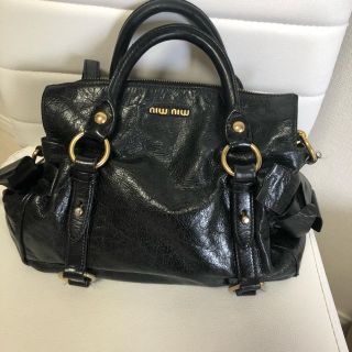 ミュウミュウ(miumiu)のmiumiu ショルダーバッグ(ショルダーバッグ)