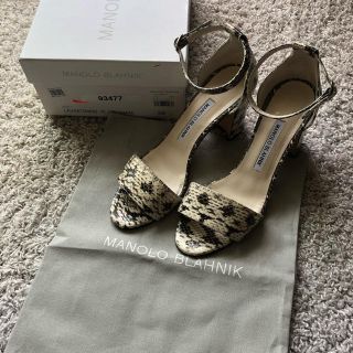 マノロブラニク(MANOLO BLAHNIK)のMANOLO BLAHNIK 38 パイソン柄(サンダル)