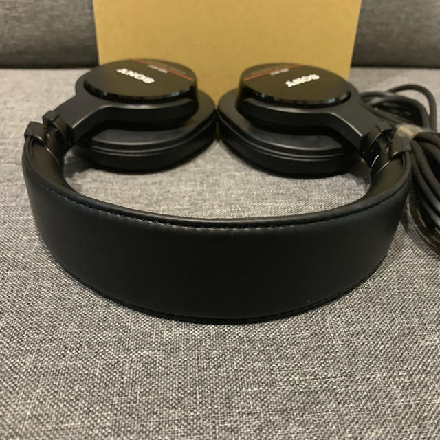 SONY(ソニー)のSONY MDR-M1ST モニター ヘッドホン スマホ/家電/カメラのオーディオ機器(ヘッドフォン/イヤフォン)の商品写真