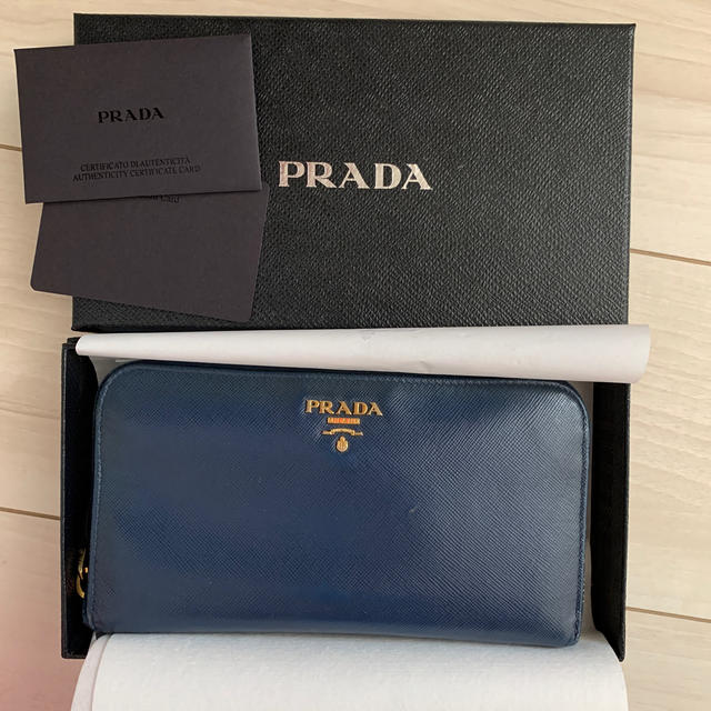 PRADA長財布✳︎Blue