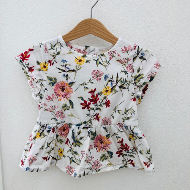 petit main(プティマイン)のpetit main 花柄チュニック キッズ/ベビー/マタニティのキッズ服女の子用(90cm~)(Tシャツ/カットソー)の商品写真