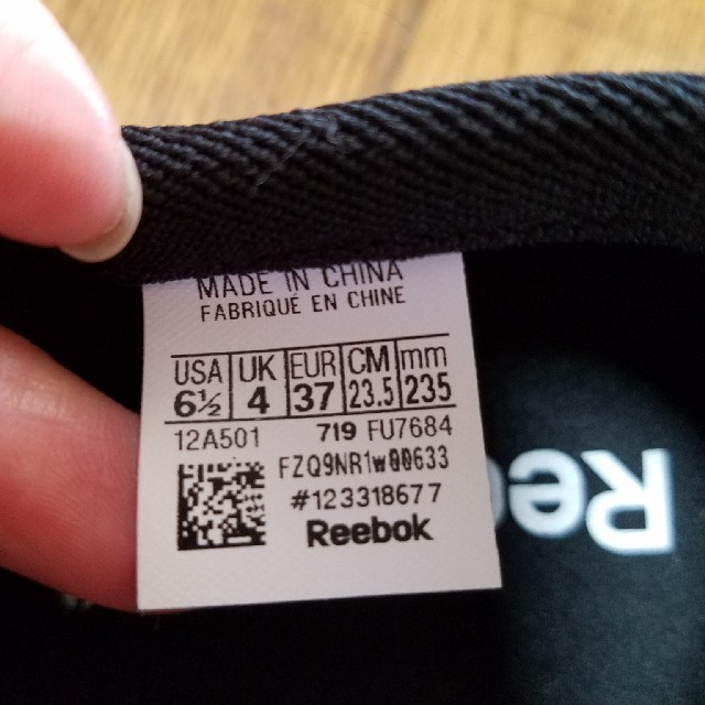 Reebok(リーボック)のReebokスリッポン　黒　23.5㎝ レディースの靴/シューズ(スリッポン/モカシン)の商品写真