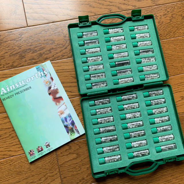 みゆ様専用 エインズワース ホメオパシーキットホメオパシーセルフケアBOOKの通販 by neco's shop|ラクマ みゆ様専用 エインズワース ホメオパシーキットホメオパシーセルフケアBOOKの通販 by neco's shop|ラクマ